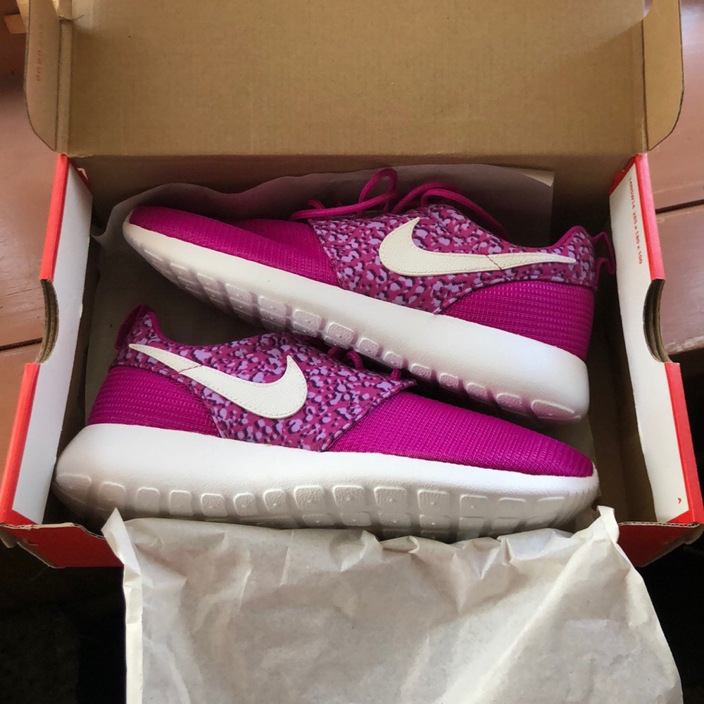 Nike Women’s Roshe Running Sneakers